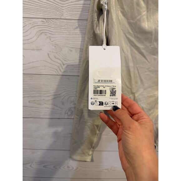 Lululemon  NWT Wundermost Long-Sleeve Bodysuit SZ XSM shiny - Picture 2 of 4